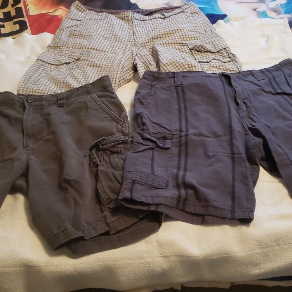 Bundle of mens cargo shorts
